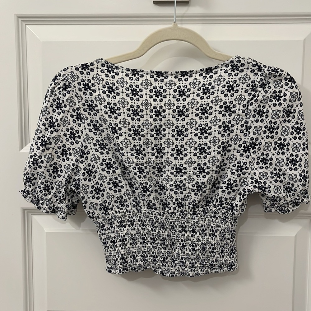 Crop top - Picture 2 of 2